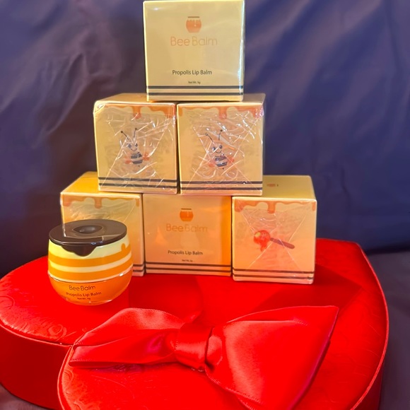 Bee Balm Other - NWOT Bee Balm